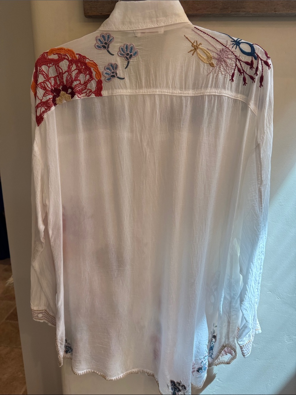 Johnny Was White Embroidered Floral Button-Down Blouse Size Small - Picture 8 of 8